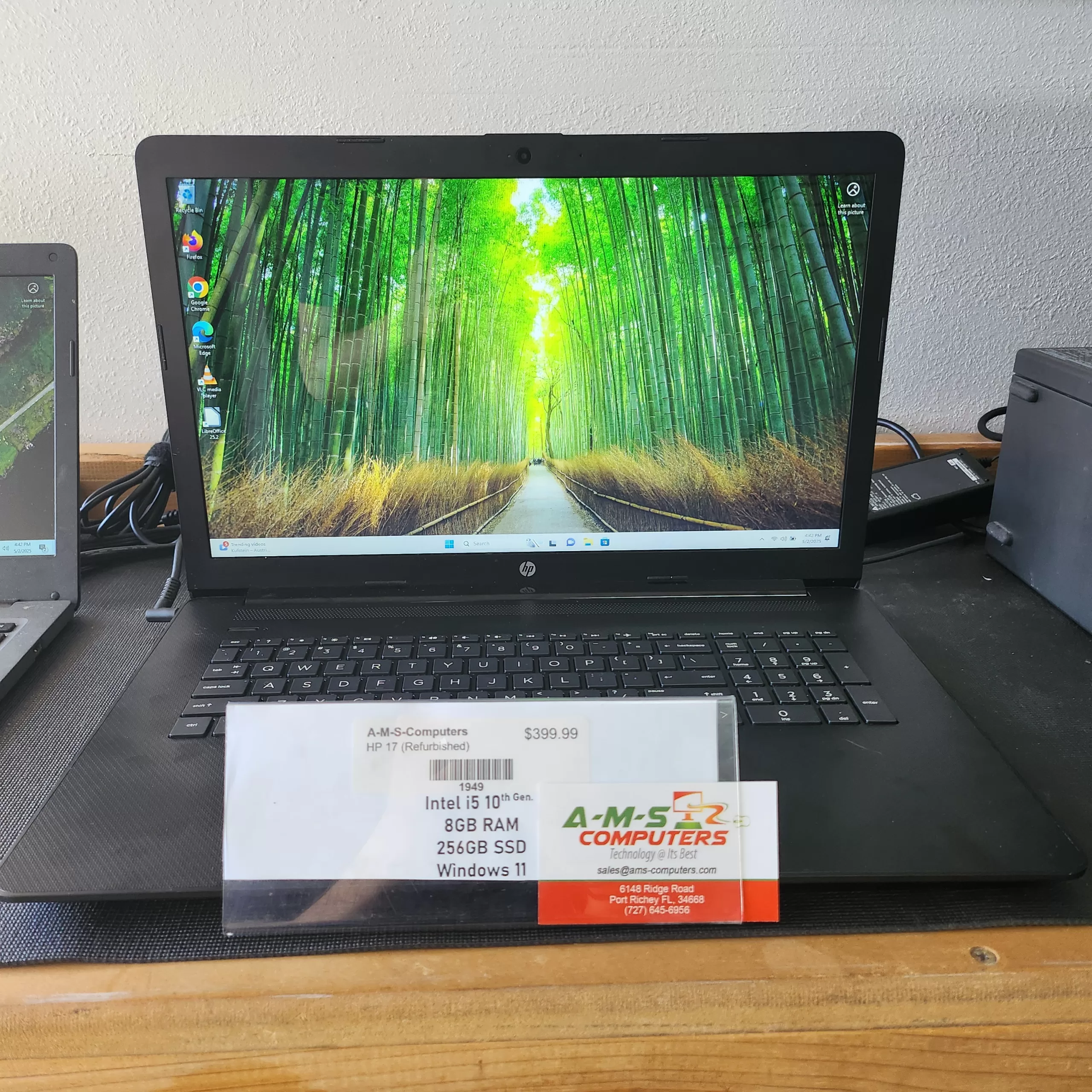 HP 17 (Refurbished)